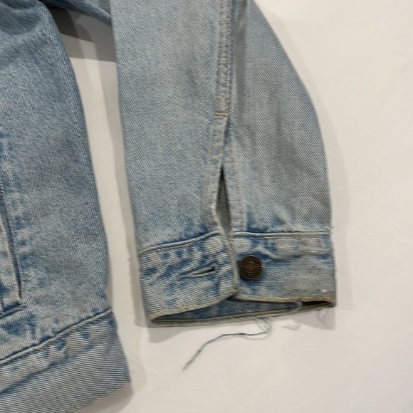 Vintage Red Label Levi’s Trucker - Picture 6 of 7